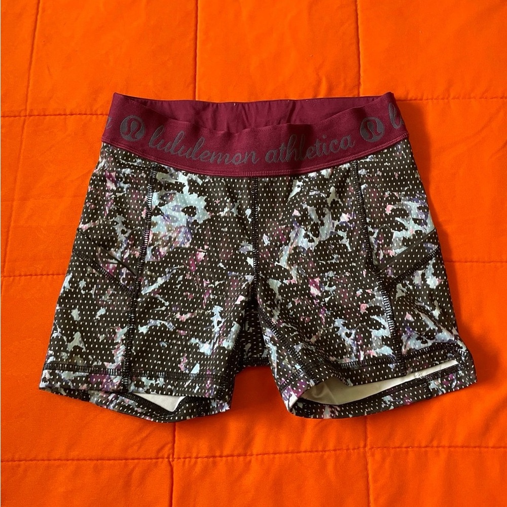Lululemon Shorts Womens 4 Multicolor Activewear Running athletic casual